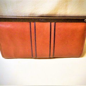 *** FOSSIL *** Clutch - BRAND NEW